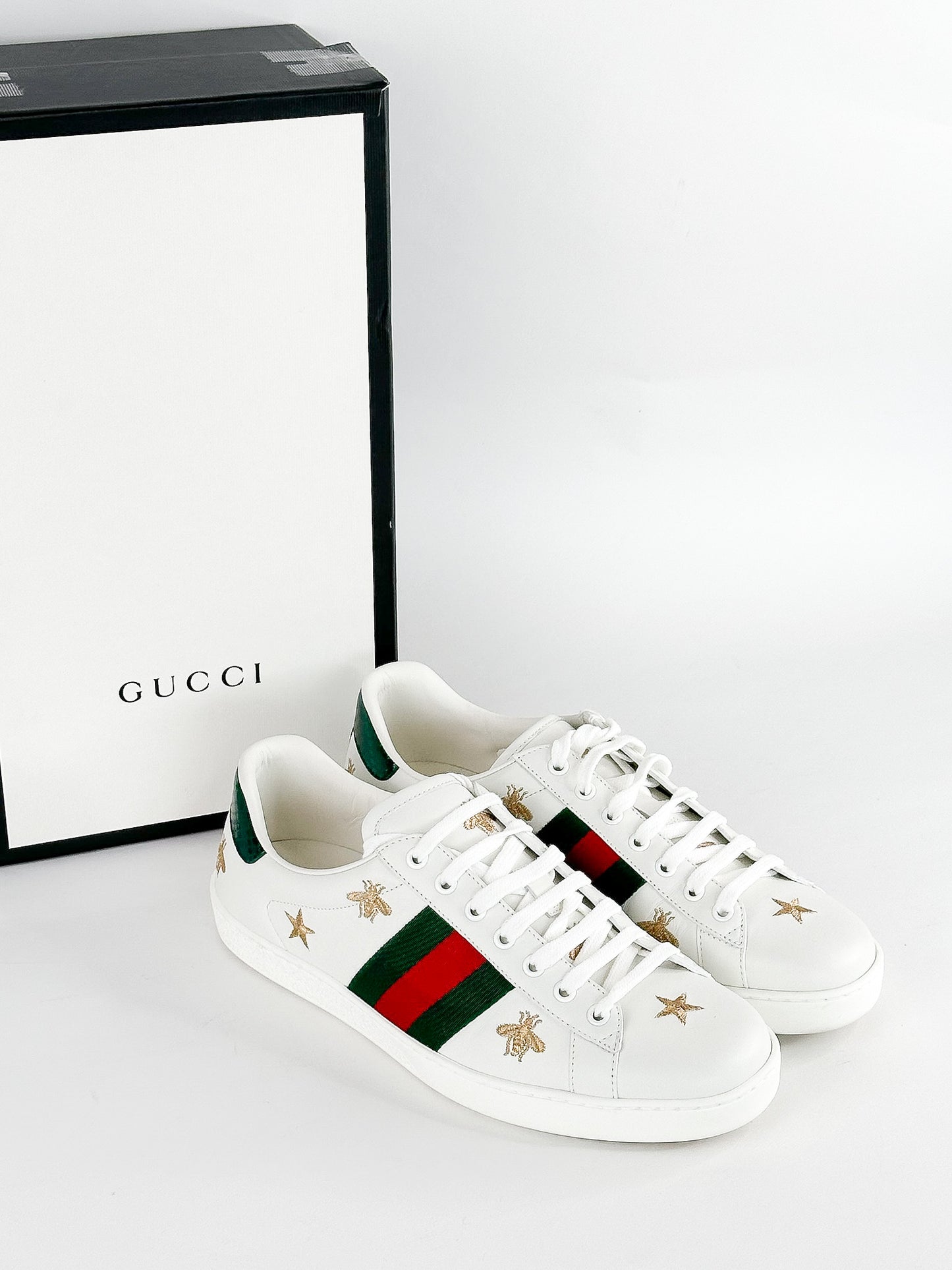 Gucci White Bee & Star New Ace Sneakers
Size Mens 8.5 / Womens 10.5-11