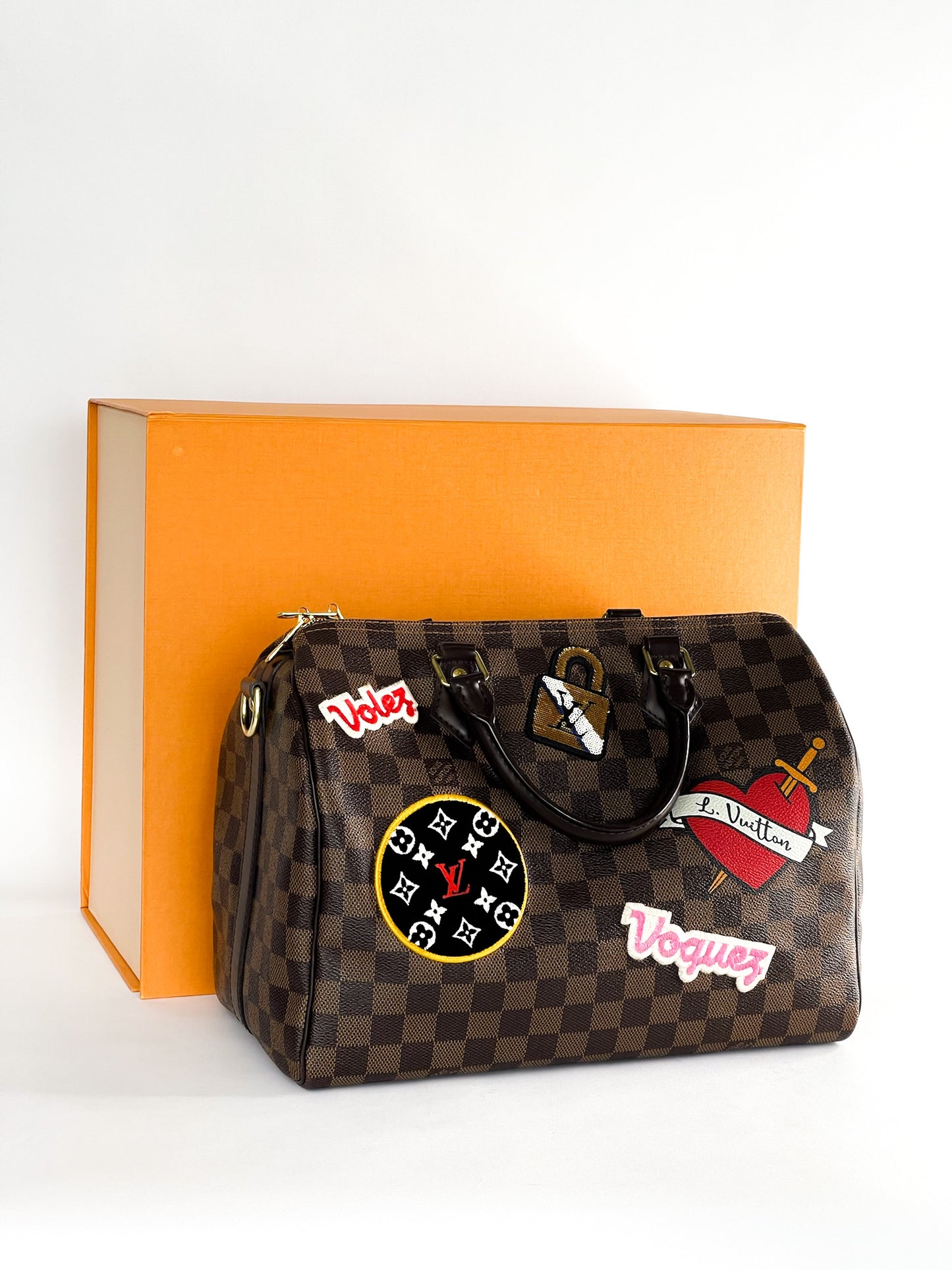 Louis Vuitton World Tour Limited Edition Bandouliere 30