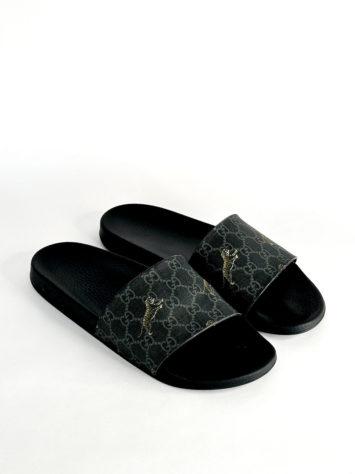 Gucci Black GG Supreme Tiger Flat
Slides Size 11