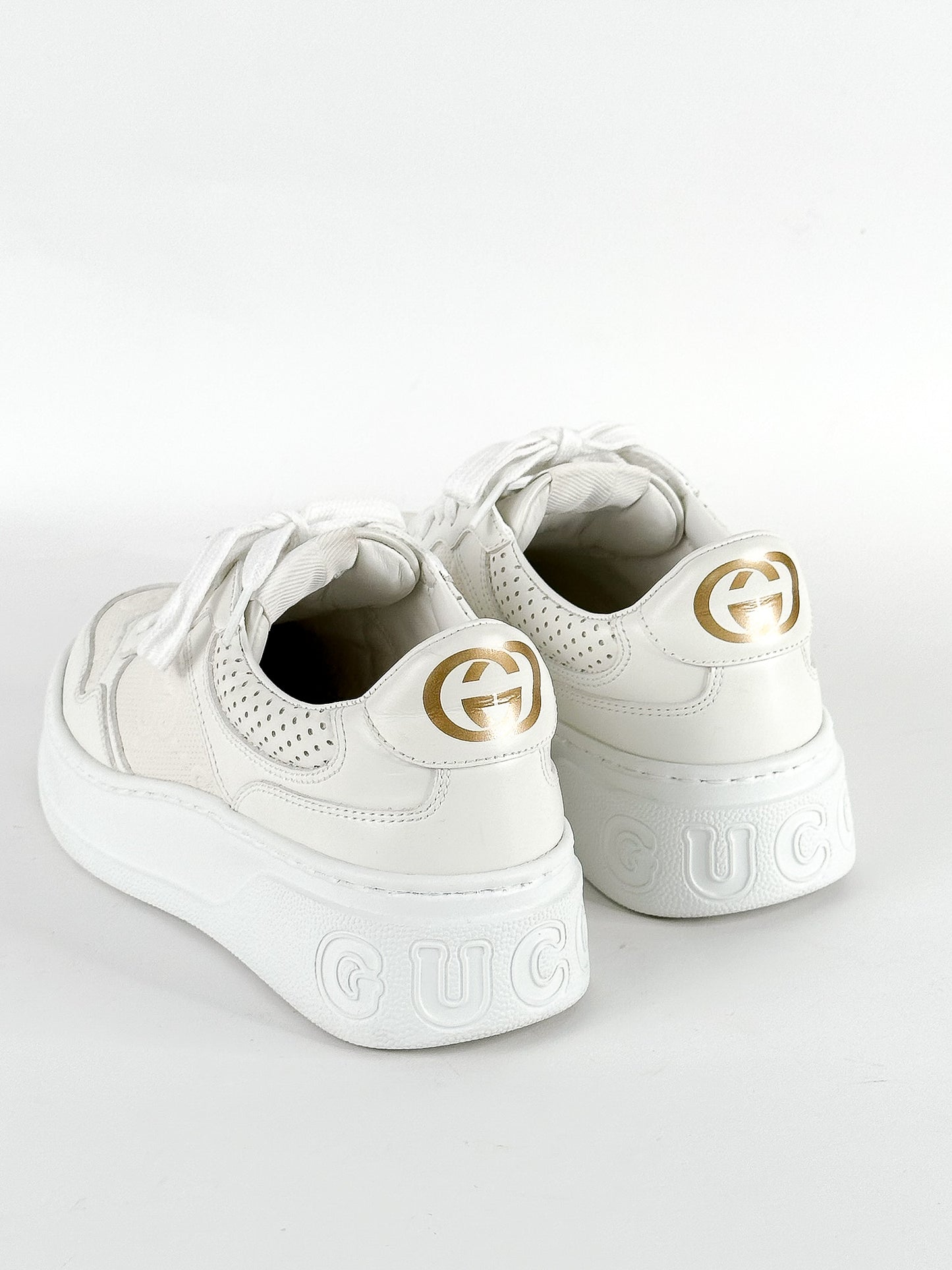 Gucci White Leather GG Embossed
Perforated Leather Trainers Sneakers
Size 35