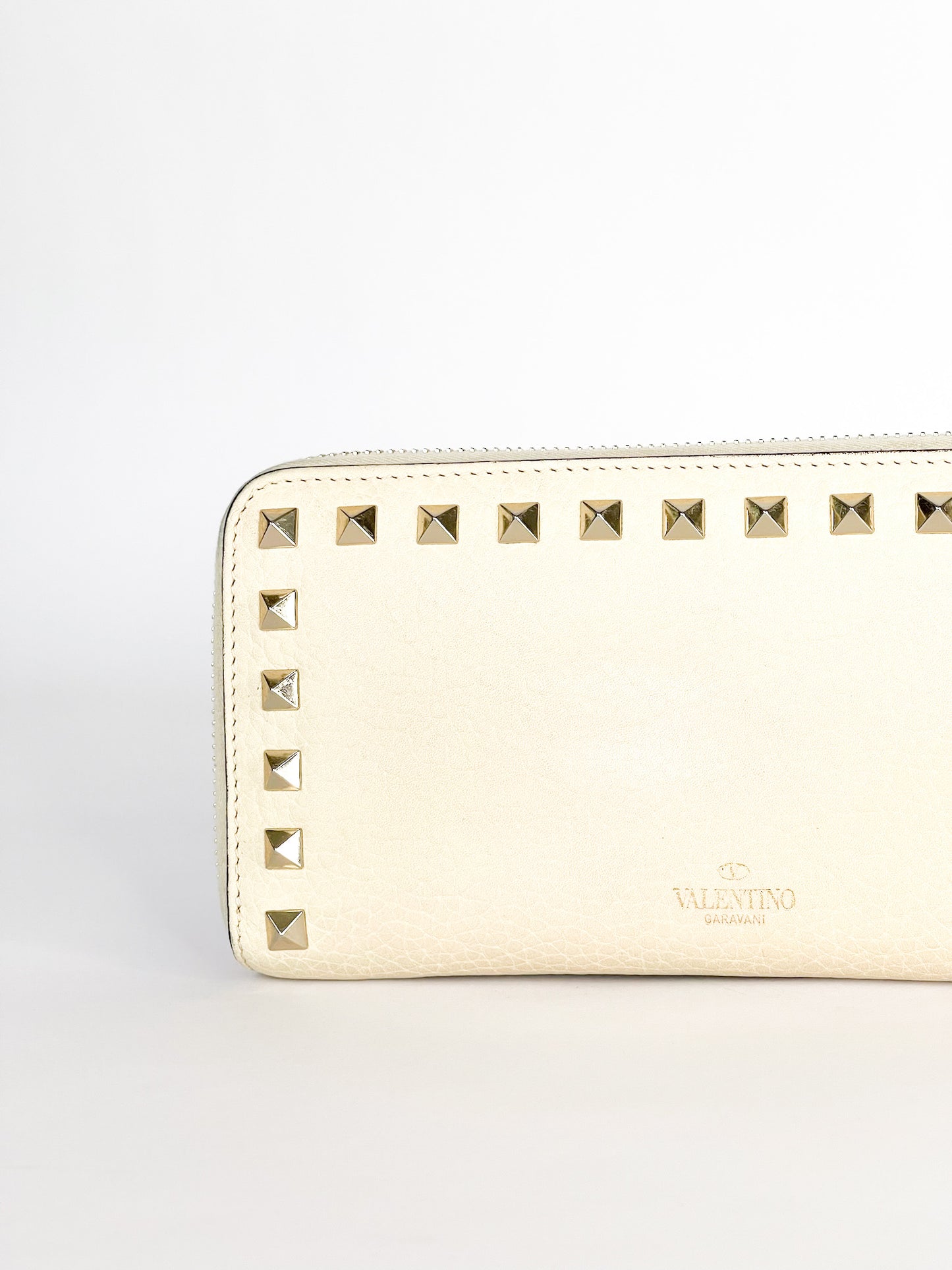 Valentino Garavani Rockstud Long Wallet Beige