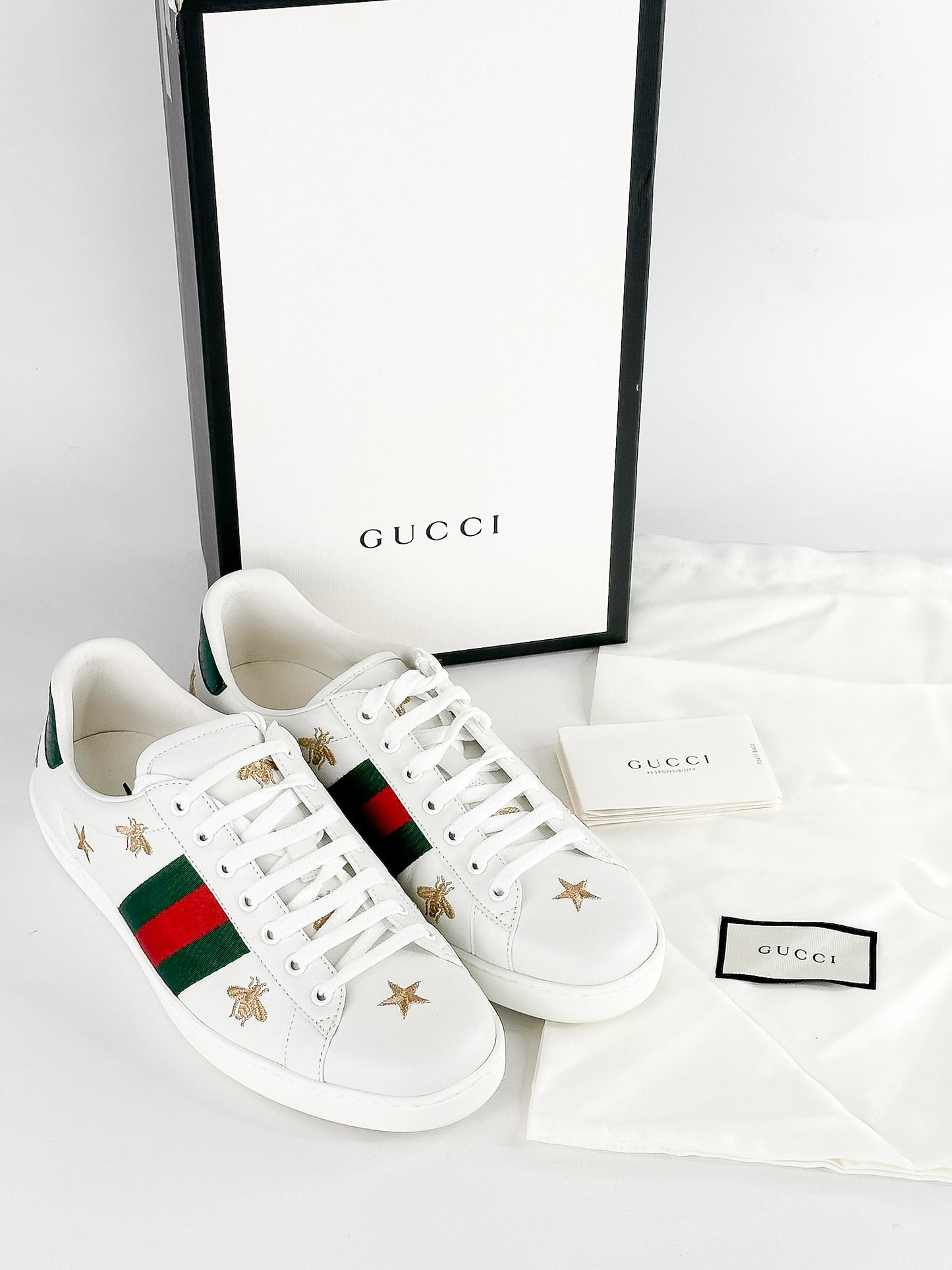 Gucci White Bee & Star New Ace Sneakers
Size Mens 8.5 / Womens 10.5-11