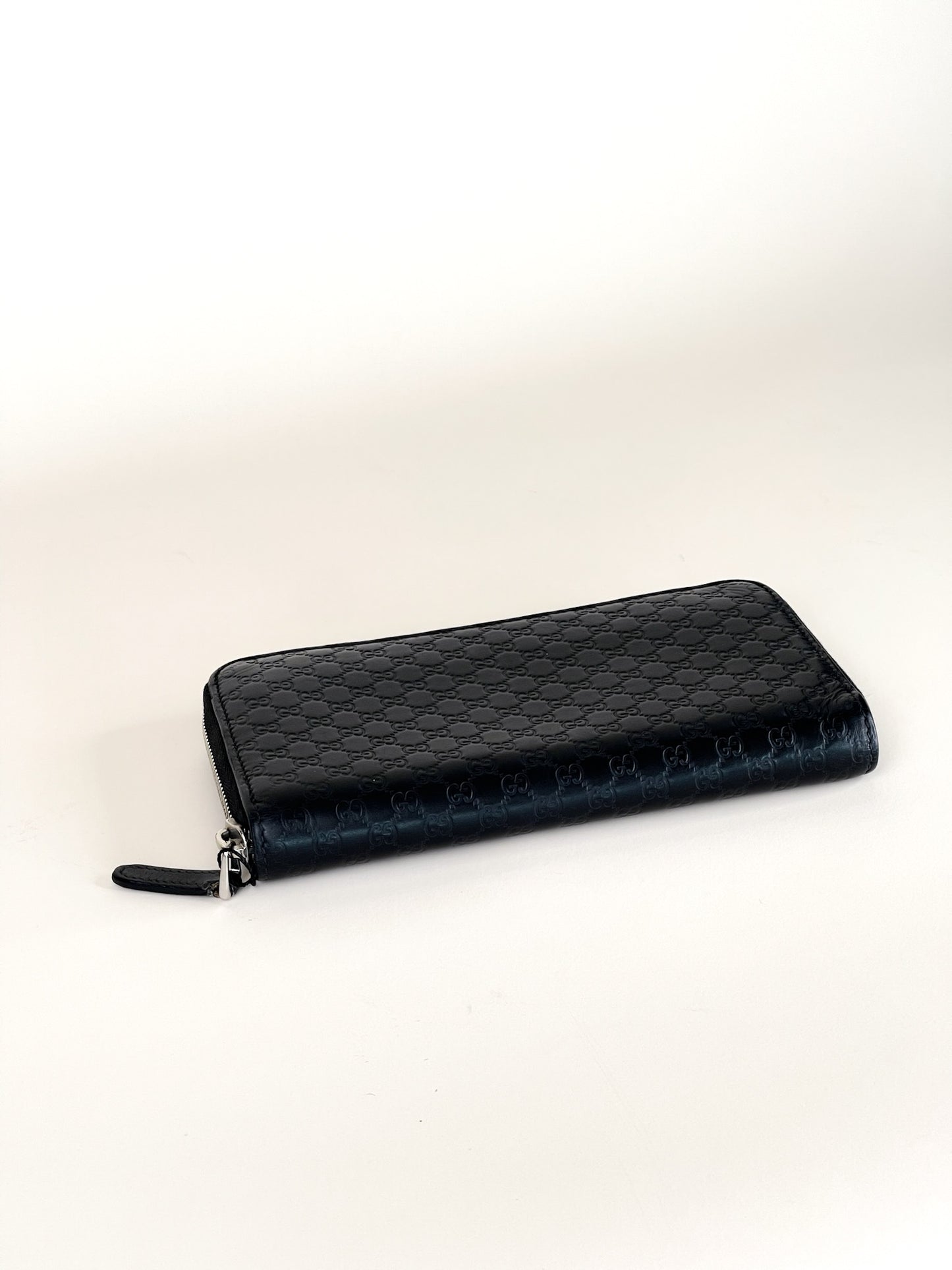 Gucci Microguccissima Leather
Long Wallet