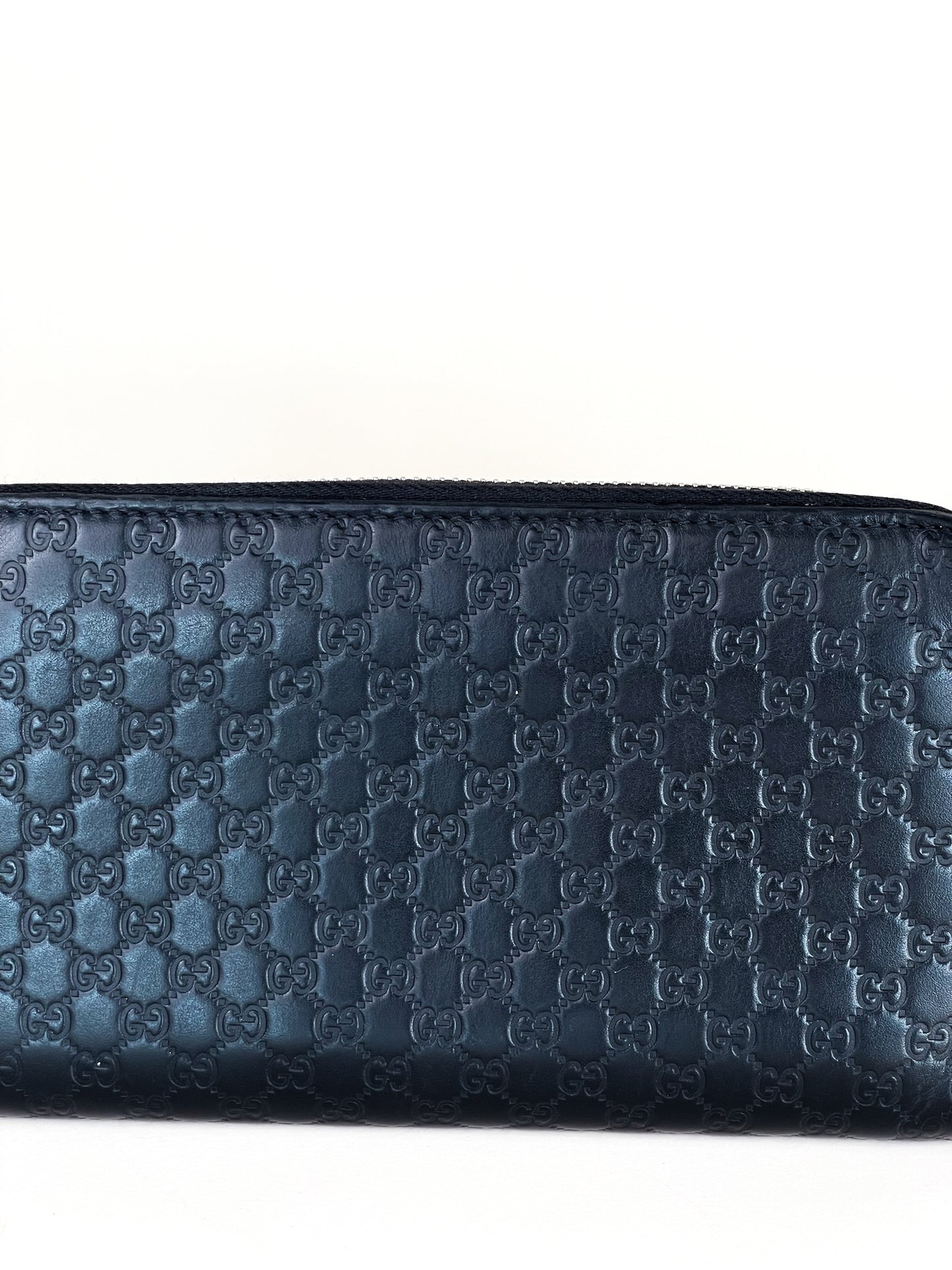 Gucci Microguccissima Leather
Long Wallet