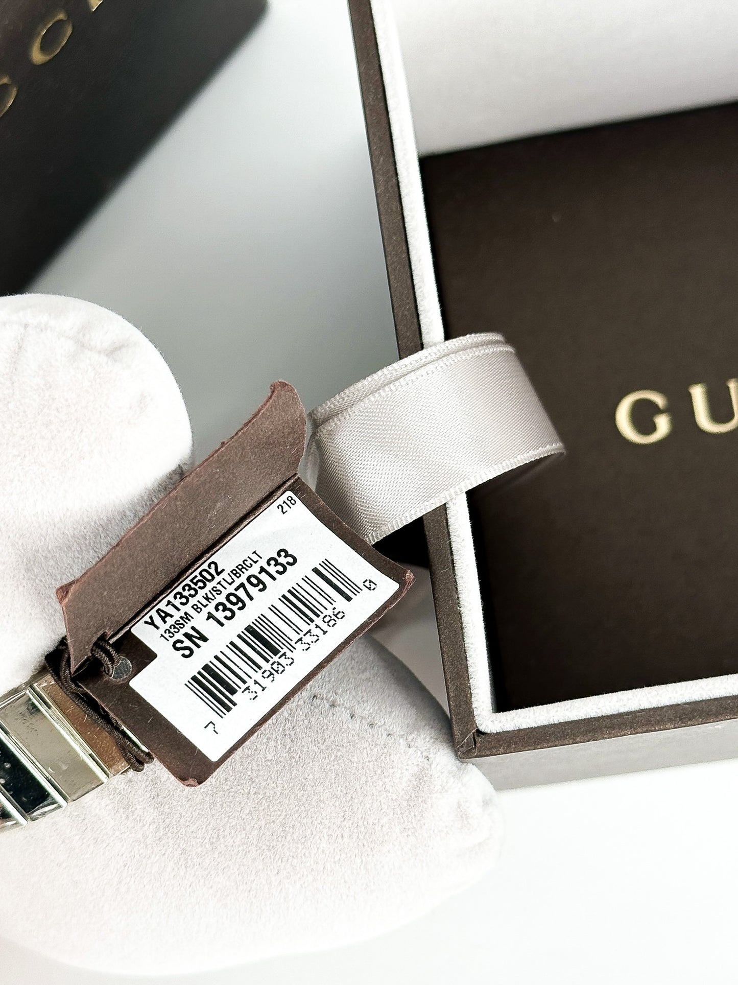 Gucci Interlocking G37 MM Silver Watch