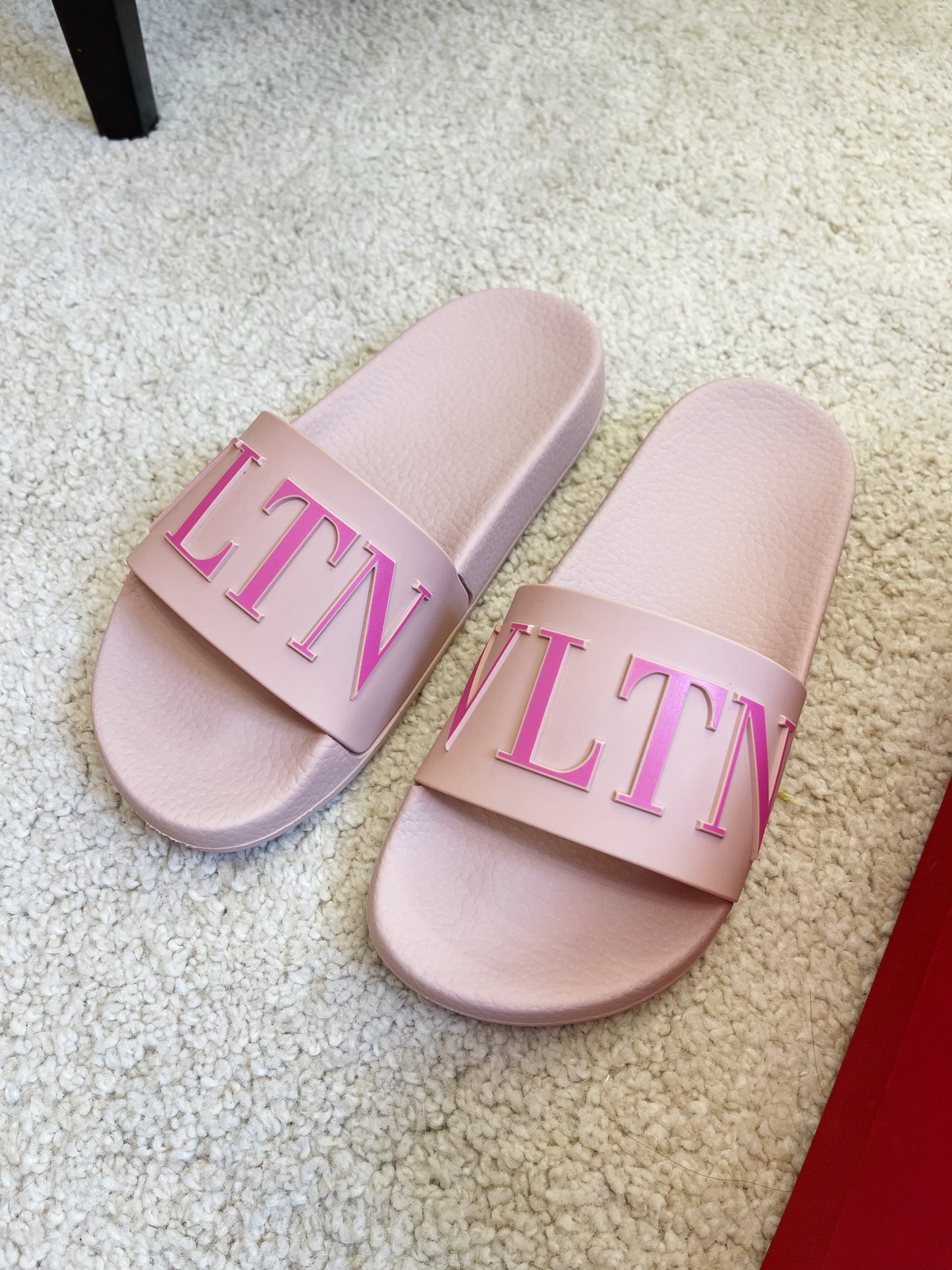 Valentino Slides