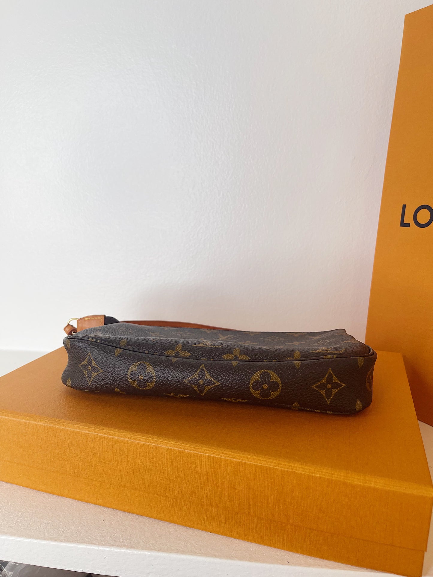 Louis Vuitton POCHETTE ACCESSOIRES