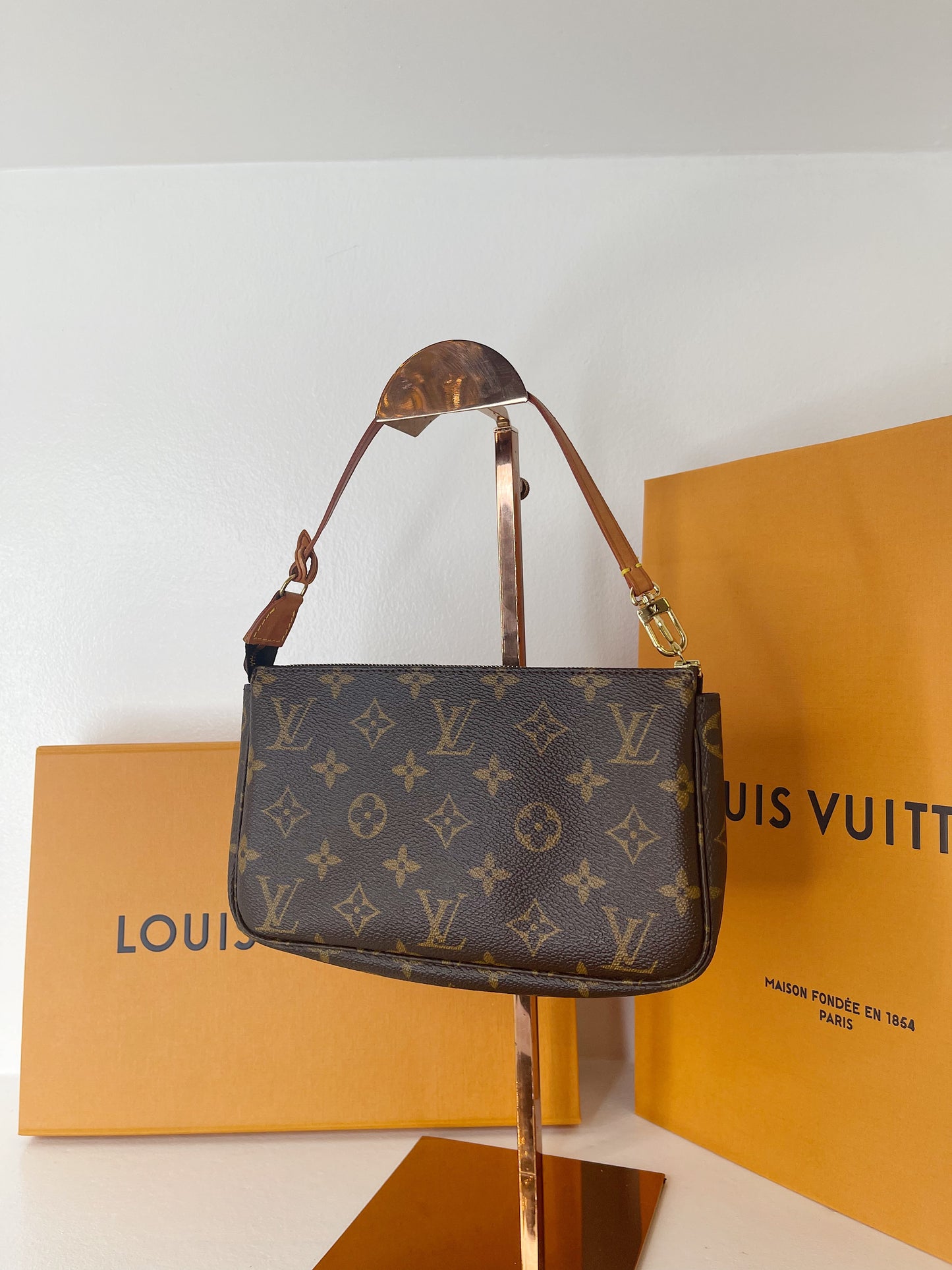 Louis Vuitton POCHETTE ACCESSOIRES