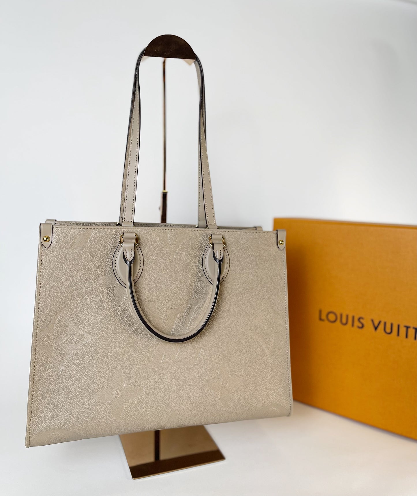 Louis Vuitton ONTHEGO MM